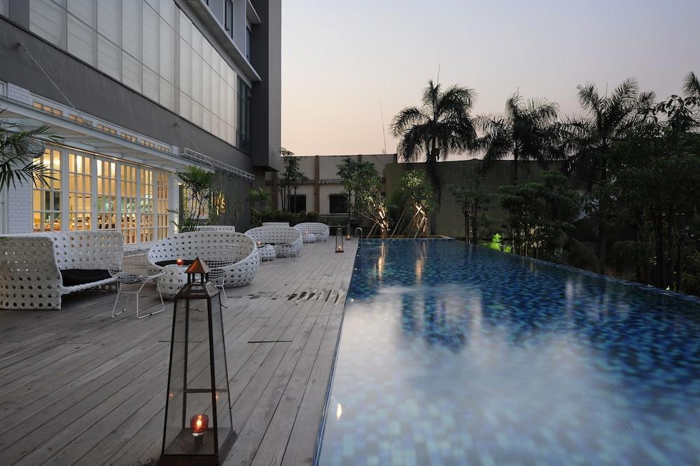 Veranda Hotel Pakubuwono Jakarta Exterior photo
