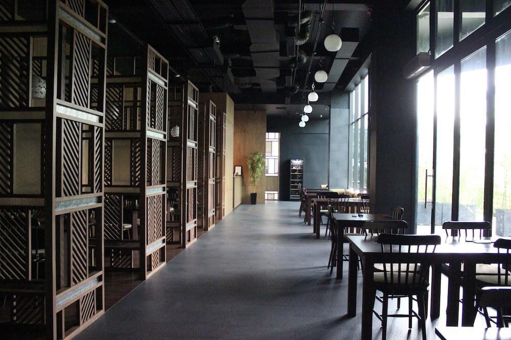 Veranda Hotel Pakubuwono Jakarta Exterior photo