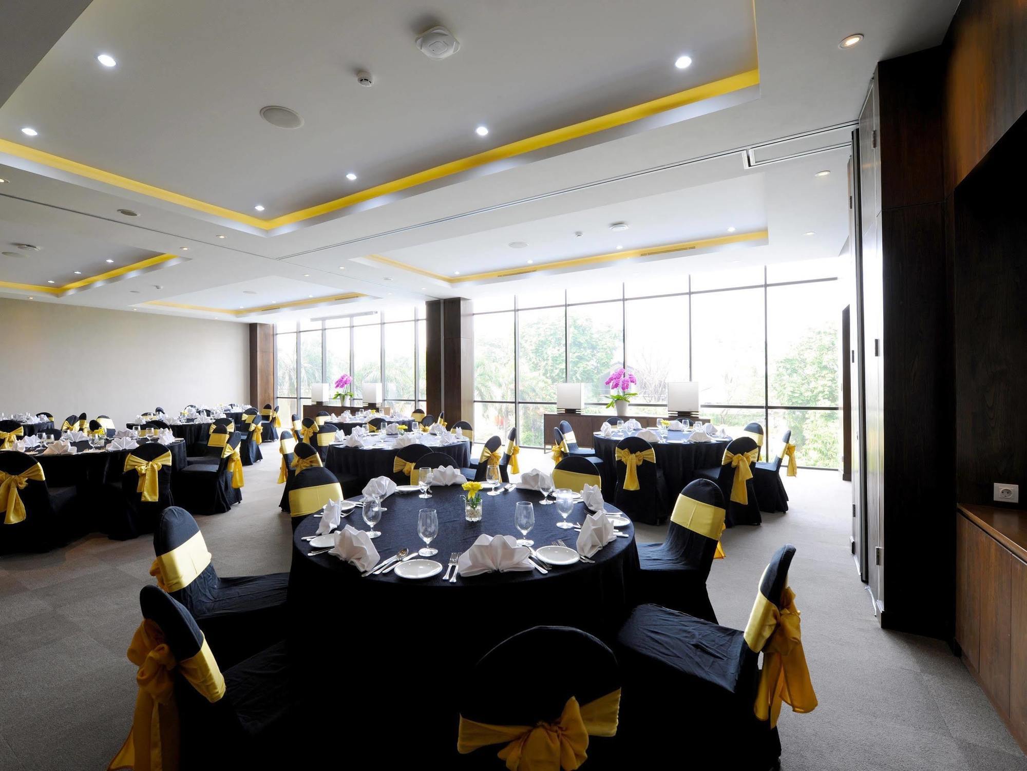 Veranda Hotel Pakubuwono Jakarta Exterior photo
